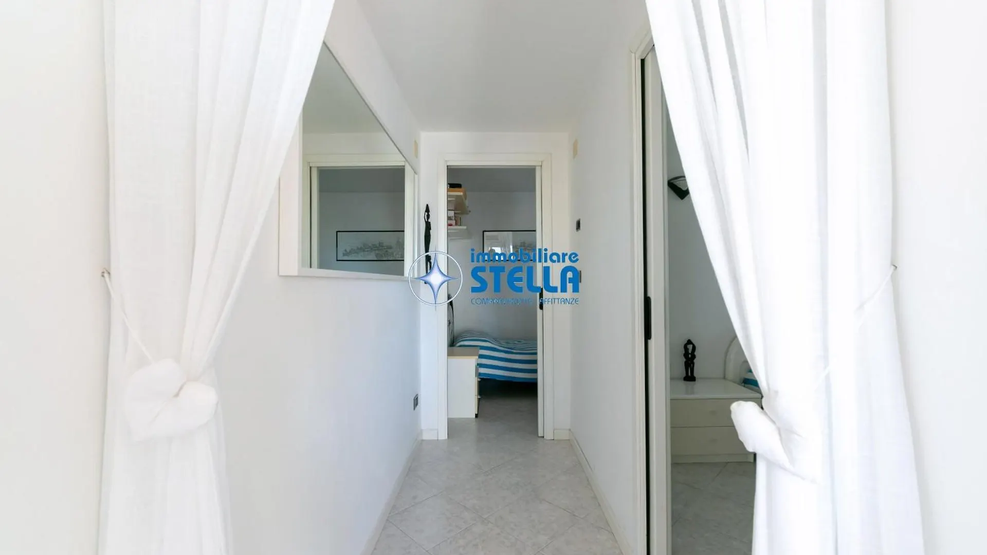 Condominio London ليدو دي يسولو شقة