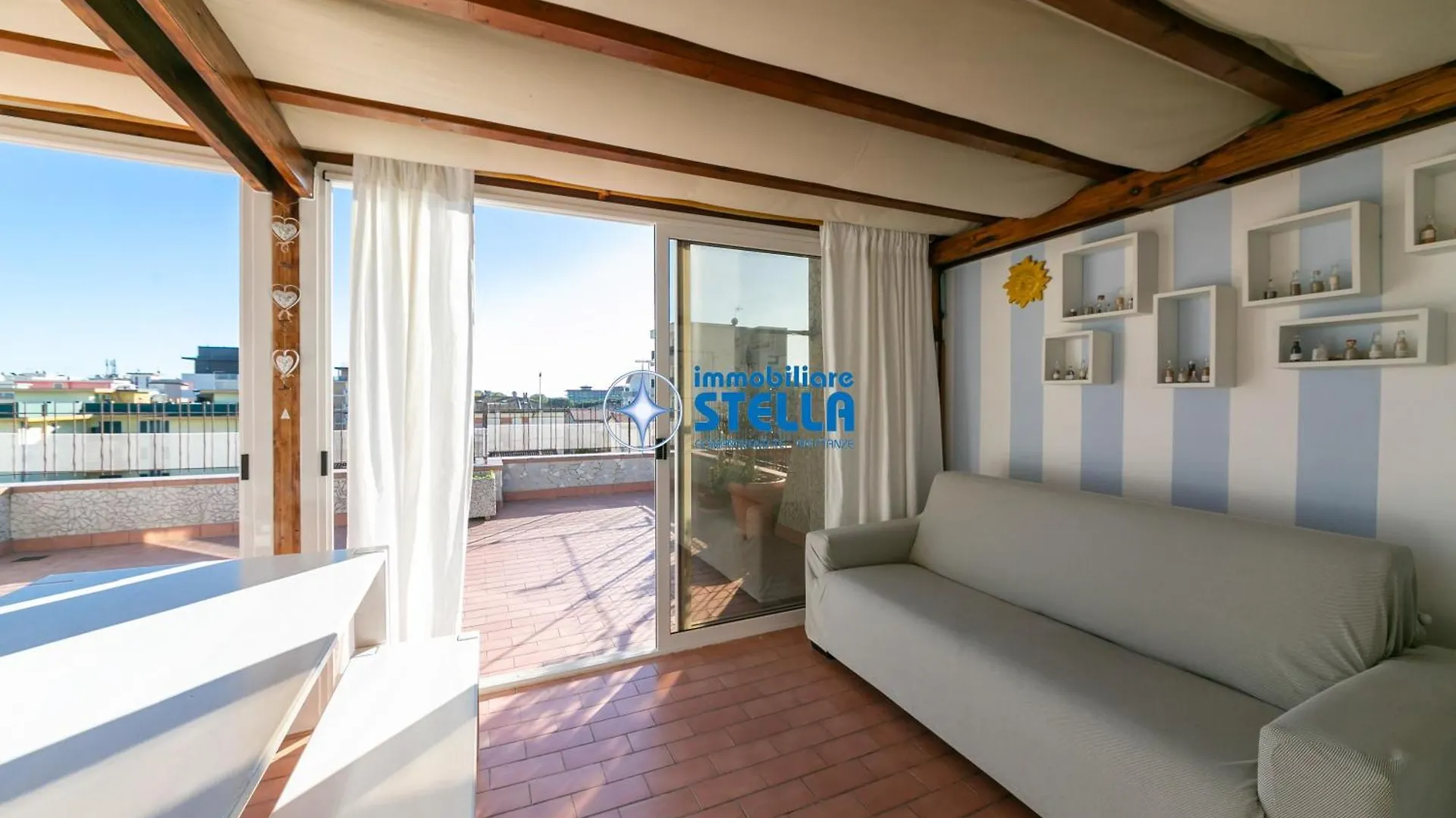 Condominio London ليدو دي يسولو
